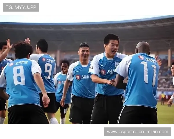 大连英博王禹中场精准直塞撕开防线，助力球队再创辉煌